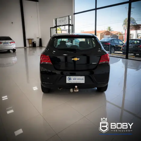 CHEVROLET Onix Hatch 1.4 4P FLEX ADVANTAGE AUTOM�TICO, Foto 8