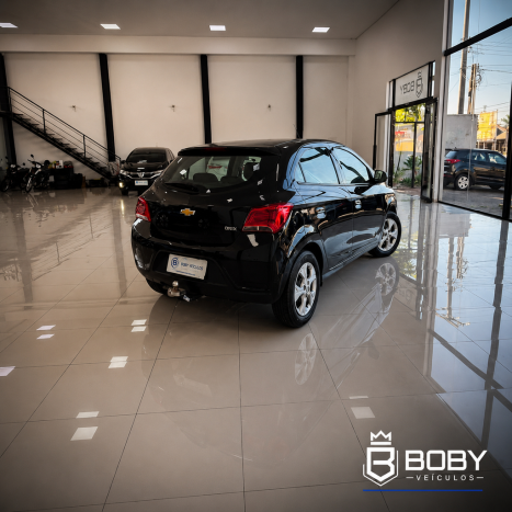 CHEVROLET Onix Hatch 1.4 4P FLEX ADVANTAGE AUTOM�TICO, Foto 9