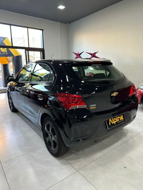 CHEVROLET Onix Hatch 1.4 4P FLEX LT, Foto 7 CHEVROLET Onix Hatch 1.4 4P FLEX LT, Foto 7