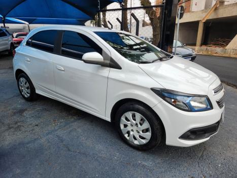 CHEVROLET Onix Hatch 1.4 4P FLEX LT, Foto 4 CHEVROLET Onix Hatch 1.4 4P FLEX LT, Foto 4