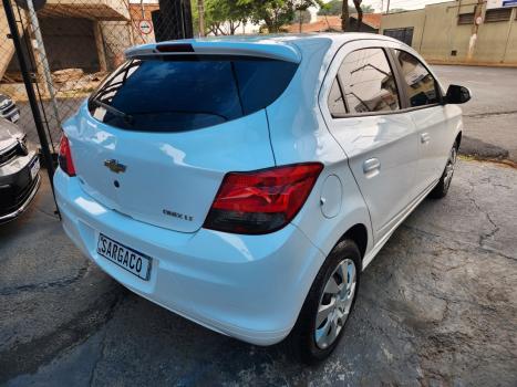 CHEVROLET Onix Hatch 1.4 4P FLEX LT, Foto 5 CHEVROLET Onix Hatch 1.4 4P FLEX LT, Foto 5