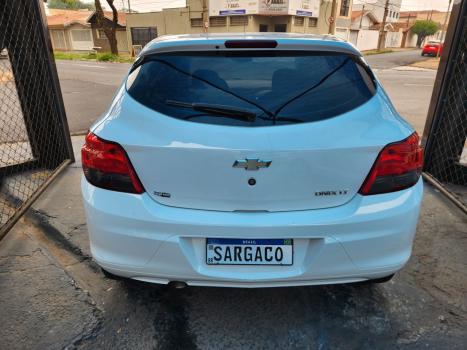 CHEVROLET Onix Hatch 1.4 4P FLEX LT, Foto 6 CHEVROLET Onix Hatch 1.4 4P FLEX LT, Foto 6