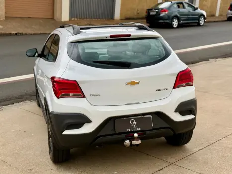 CHEVROLET Onix Hatch 1.4 4P FLEX ACTIV AUTOMTICO, Foto 6