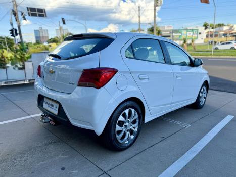 CHEVROLET Onix Hatch 1.4 4P FLEX LT, Foto 3