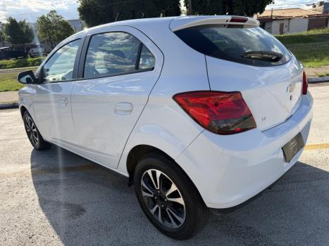 CHEVROLET Onix Hatch 1.4 4P FLEX LTZ, Foto 3