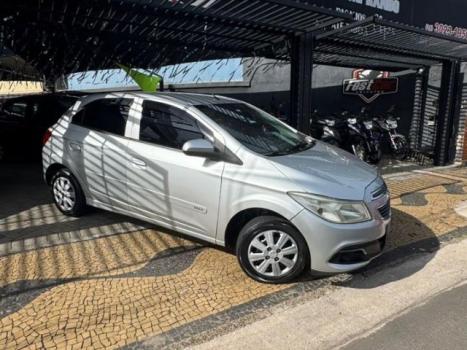 CHEVROLET Onix Hatch 1.0 4P FLEX LT, Foto 1