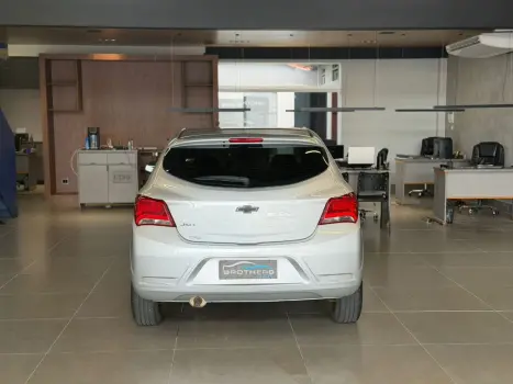 CHEVROLET Onix Hatch 1.0 4P FLEX JOY BLACK, Foto 5