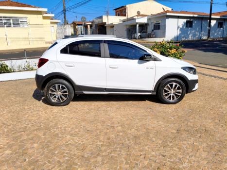 CHEVROLET Onix Hatch 1.4 4P FLEX ACTIV AUTOM�TICO, Foto 4