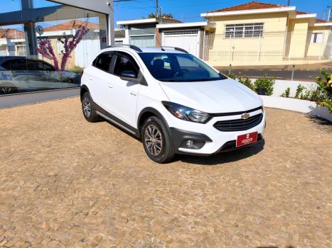CHEVROLET Onix Hatch 1.4 4P FLEX ACTIV AUTOM�TICO, Foto 2