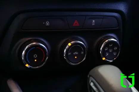 CHEVROLET Onix Hatch 1.0 12V 4P FLEX PREMIER TURBO AUTOM�TICO, Foto 12