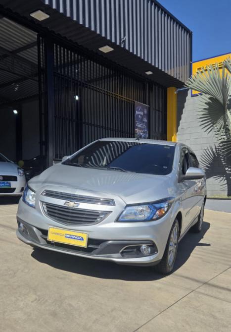CHEVROLET Onix Hatch 1.4 4P FLEX LTZ AUTOM�TICO, Foto 3