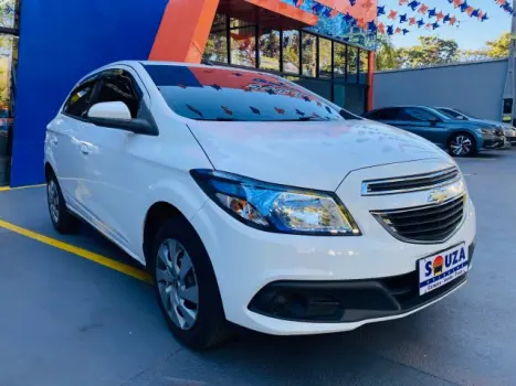 CHEVROLET Onix Hatch 1.4 4P FLEX LT, Foto 2