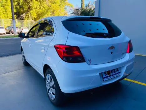 CHEVROLET Onix Hatch 1.4 4P FLEX LT, Foto 9
