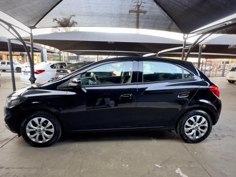 CHEVROLET Onix Hatch 1.4 4P FLEX LT, Foto 5