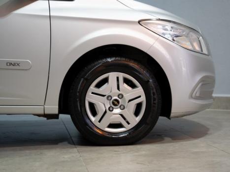 CHEVROLET Onix Hatch 1.0 4P FLEX LT, Foto 4