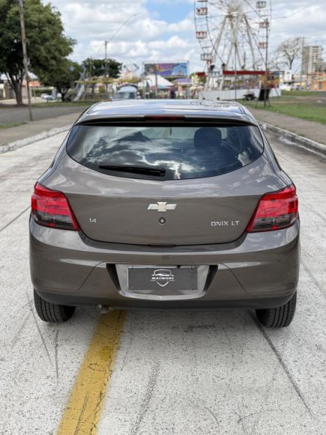 CHEVROLET Onix Hatch 1.4 4P FLEX LT, Foto 4
