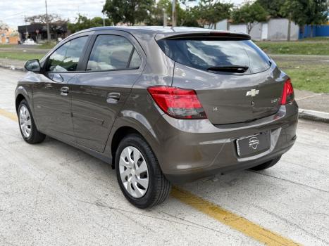 CHEVROLET Onix Hatch 1.4 4P FLEX LT, Foto 5