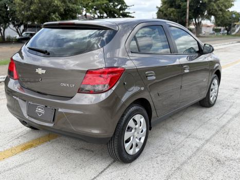 CHEVROLET Onix Hatch 1.4 4P FLEX LT, Foto 6