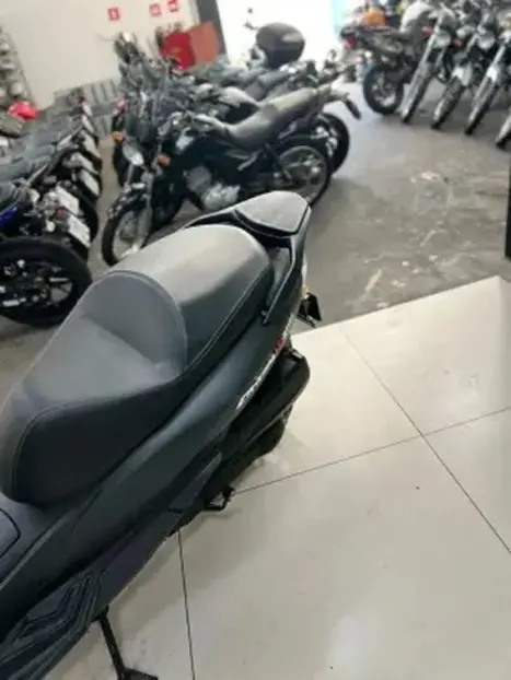 DAFRA Citycom 300 I , Foto 4