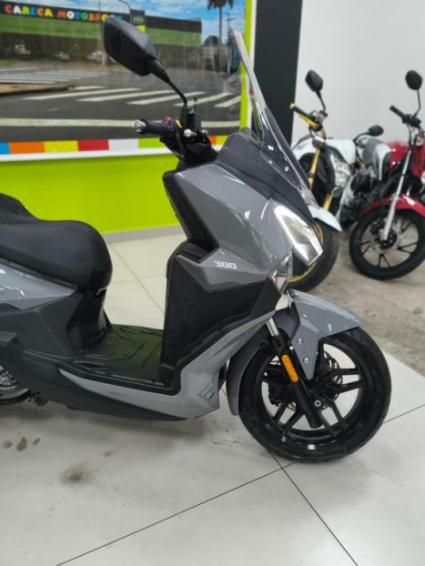 DAFRA Cruisym 300 , Foto 3