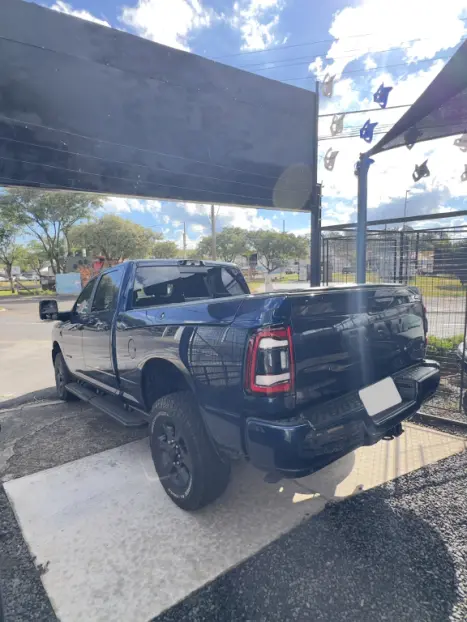 DODGE Ram 6.7 I6 24V 4P 2500 LARAMIE 4X4 TURBODIESEL  AUTOM�TICO CABINE DUPLA, Foto 4