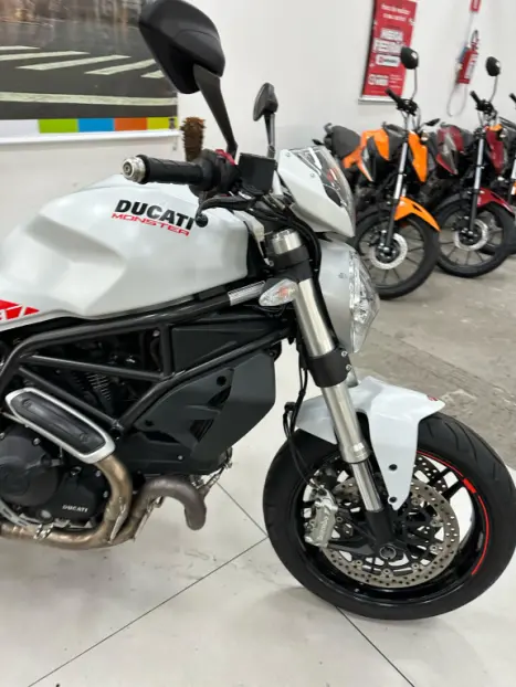 DUCATI Monster 797 , Foto 3