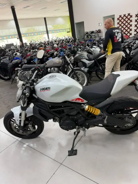 DUCATI Monster 797 , Foto 4