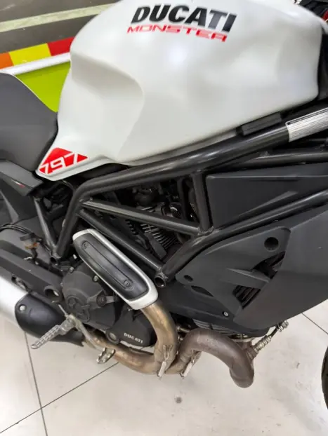 DUCATI Monster 797 , Foto 9