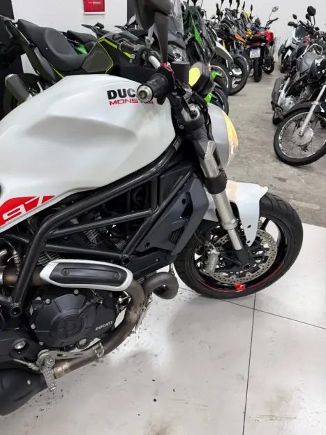 DUCATI Monster 797 , Foto 11