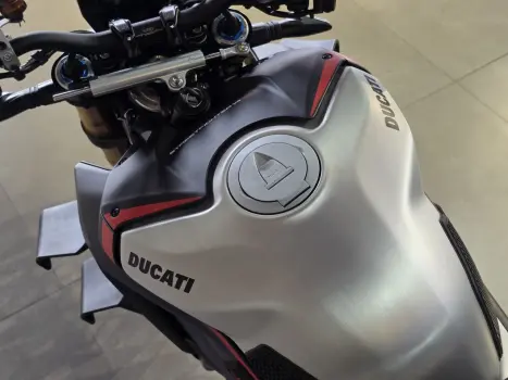 DUCATI Streetfighter 1100 V4 S , Foto 7
