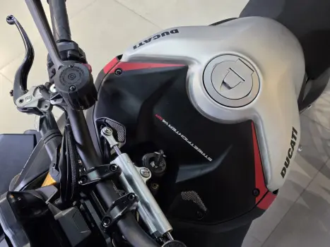 DUCATI Streetfighter 1100 V4 S , Foto 12