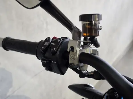 DUCATI Streetfighter 1100 V4 S , Foto 15