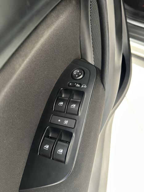 FIAT Argo 1.8 4P FLEX E.TORQ HGT, Foto 3 FIAT Argo 1.8 4P FLEX E.TORQ HGT, Foto 3