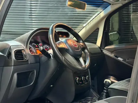 FIAT Idea 1.8 16V 4P ADVENTURE FLEX, Foto 8