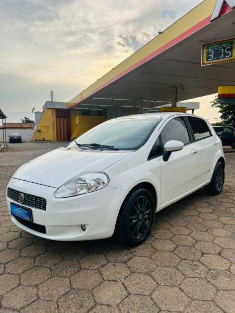 FIAT Punto 1.6 16V 4P ESSENCE FLEX, Foto 1