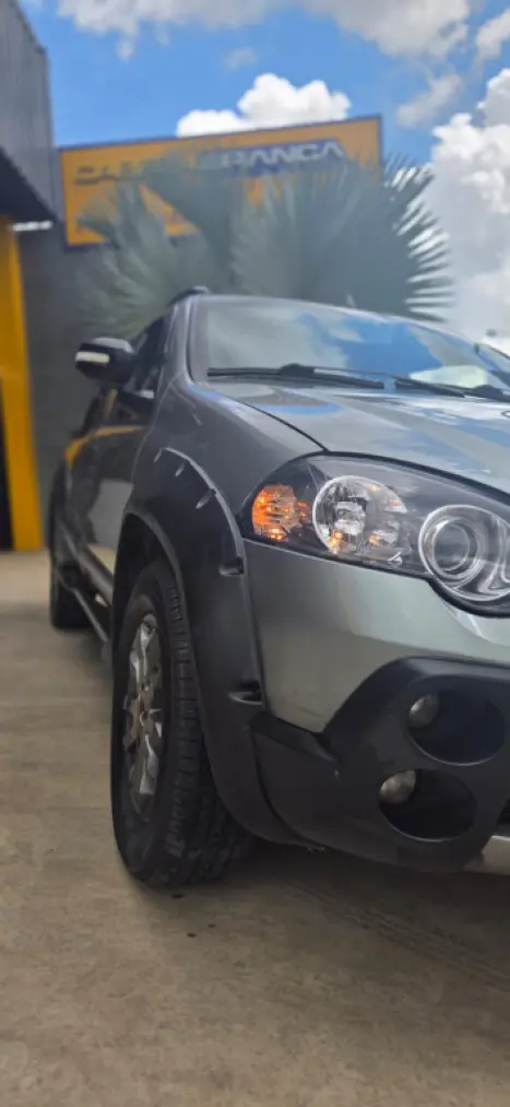 FIAT Strada 1.8 16V FLEX ADVENTURE CABINE ESTENDIDA, Foto 4