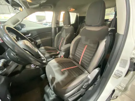 FIAT Toro 2.0 16V 4P 4WD FREEDOM TURBO DIESEL  AUTOM�TICO, Foto 15