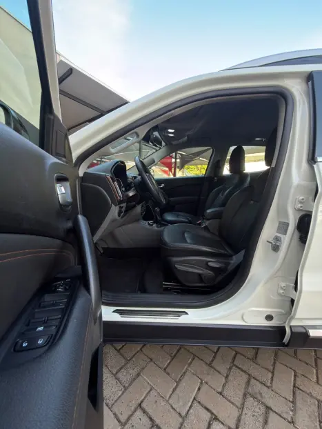 FIAT Toro 2.0 16V 4P VOLCANO 4WD TURBO DIESEL AUTOM�TICO, Foto 22