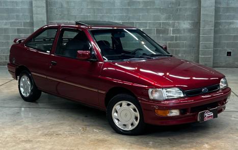 FORD Escort 2.0 XR3, Foto 2 FORD Escort 2.0 XR3, Foto 2