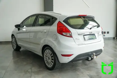 FORD Fiesta Hatch 1.6 16V 4P FLEX TITANIUM POWERSHIFT AUTOM�TICO, Foto 6