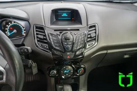 FORD Fiesta Hatch 1.6 16V 4P FLEX TITANIUM POWERSHIFT AUTOM�TICO, Foto 13