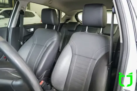 FORD Fiesta Hatch 1.6 16V 4P FLEX TITANIUM POWERSHIFT AUTOM�TICO, Foto 18