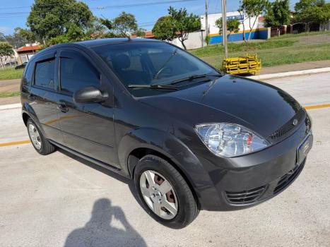 FORD Fiesta Hatch 1.6 4P, Foto 2