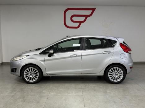FORD Fiesta Hatch 1.6 4P FLEX TITANIUM POWERSHIFT AUTOMÁTICO, Foto 4