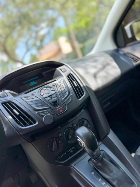 FORD Focus Hatch 1.6 16V 4P FLEX SE POWERSHIFT AUTOMÁTICO, Foto 7
