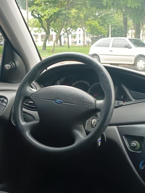 FORD Focus Hatch 1.6 4P, Foto 18
