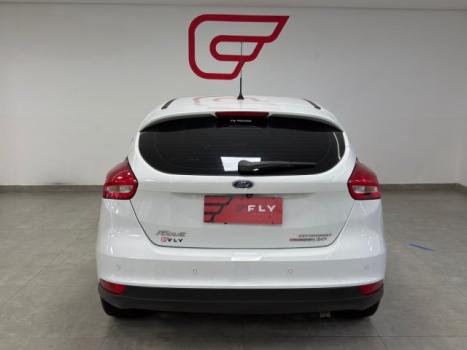 FORD Focus Hatch 2.0 16V 4P FLEX TITANIUM POWERSHIFT AUTOM�TICO, Foto 17