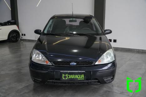 FORD Focus Hatch 2.0 16V 4P GHIA AUTOM�TICO, Foto 2