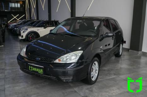 FORD Focus Hatch 2.0 16V 4P GHIA AUTOM�TICO, Foto 3