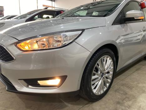 FORD Focus Sedan 2.0 16V 4P FLEX SE FASTBACK POWERSHIFT AUTOM�TICO, Foto 4